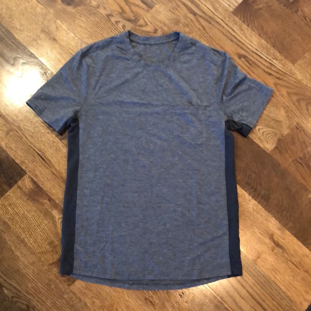 Lululemon Tech Shirt - Great Shape! Men’s Medium